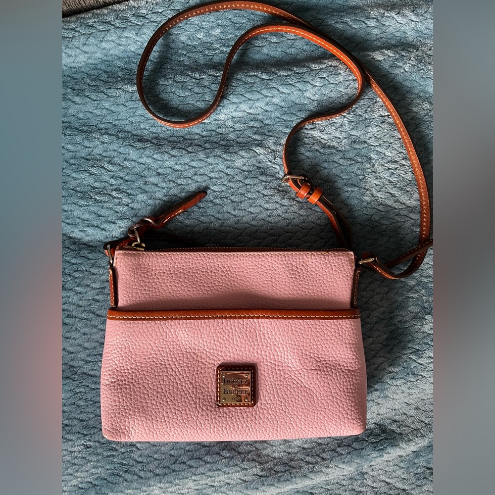 Dooney & Bourke Ginger Crossbody in Light Pink